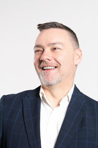 Experte für Privatkunden KFZ-Versicherung Autoversicherung Krankenversicherung Zahnversicherung Pflegeversicherung Leistungsabrechnung